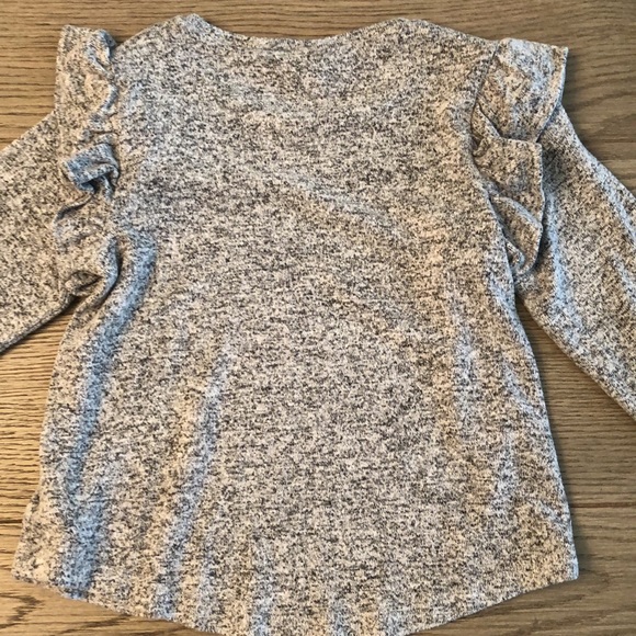 Gap Softspun Ruffle - Picture 2 of 3